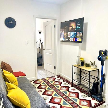 ניו יורק Homelike Suites In The Heart Of China Town מראה חיצוני תמונה