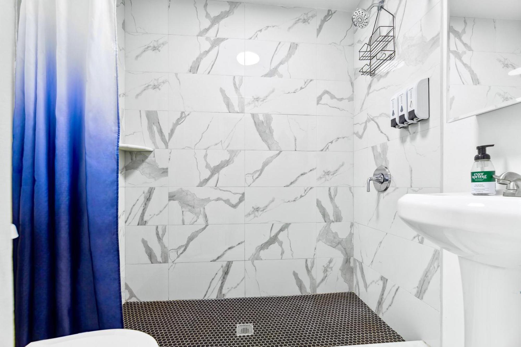 ניו יורק Homelike Suites In The Heart Of China Town מראה חיצוני תמונה