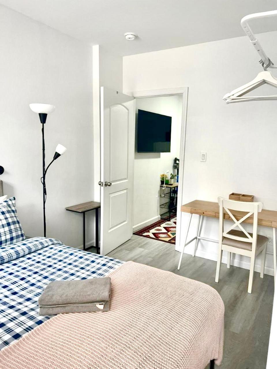 ניו יורק Homelike Suites In The Heart Of China Town מראה חיצוני תמונה